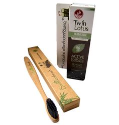 Зубная щетка Bamboobrush из бамбука, щетина с угольным напылением (средняя жесткость) + паста угольная Twin Lotus